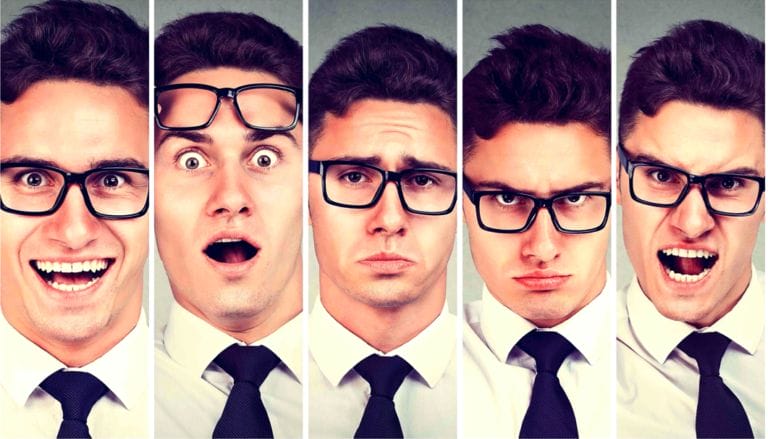 Zwei Personen im Gespräch – klare Kommunikation für bessere Zusammenarbeit im Alltag und Beruf